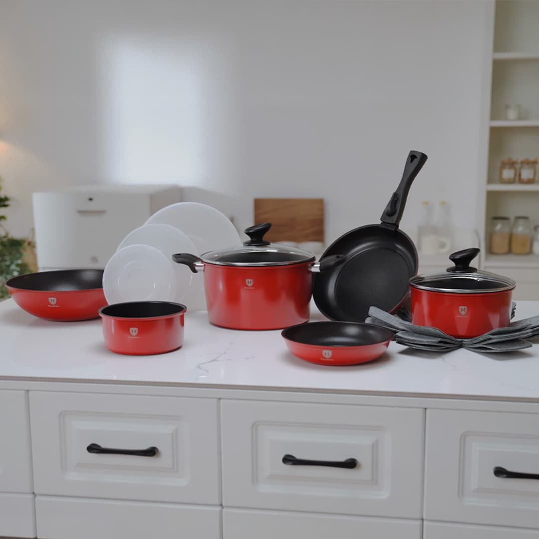 HomeVero 17pcs Carbon Steel Cookware Set Red HV-1017R